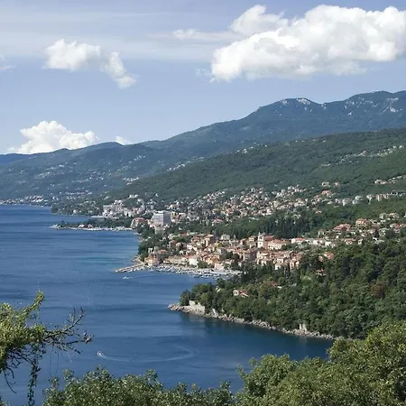 5219-1 For 2 Pers In Apartment Opatija